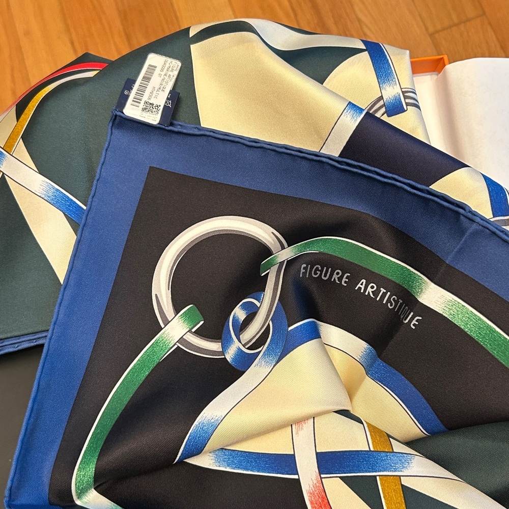 HERMES Figure Artisique Silk Scarf TAG UNWORN NEW IN BOX